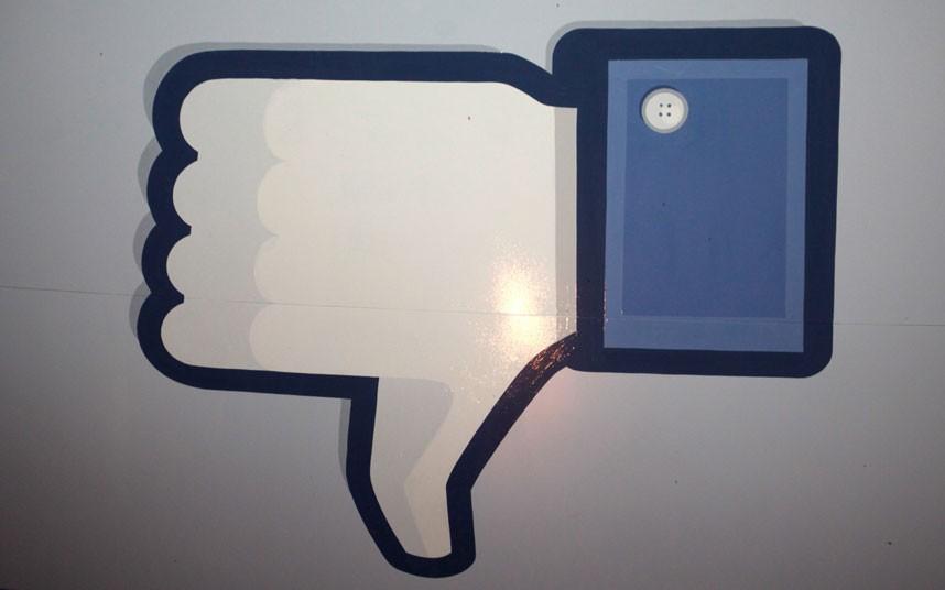Fear is driving Facebook to invade our offices, writes @EmmaBarnett fw.to/0cLaBUU (Pic: Getty)
