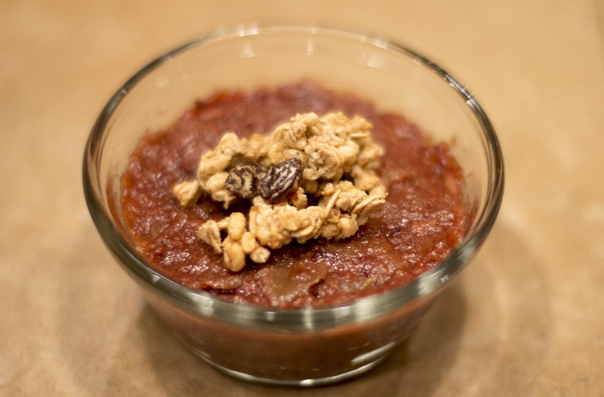 dietitiandannie's tweet photo. Cooked apples that taste great with no added sugar? Absolutely! #healthy #fiber #cookedapples http://t.co/wgkKHlSVcr http://t.co/y080BfETRL