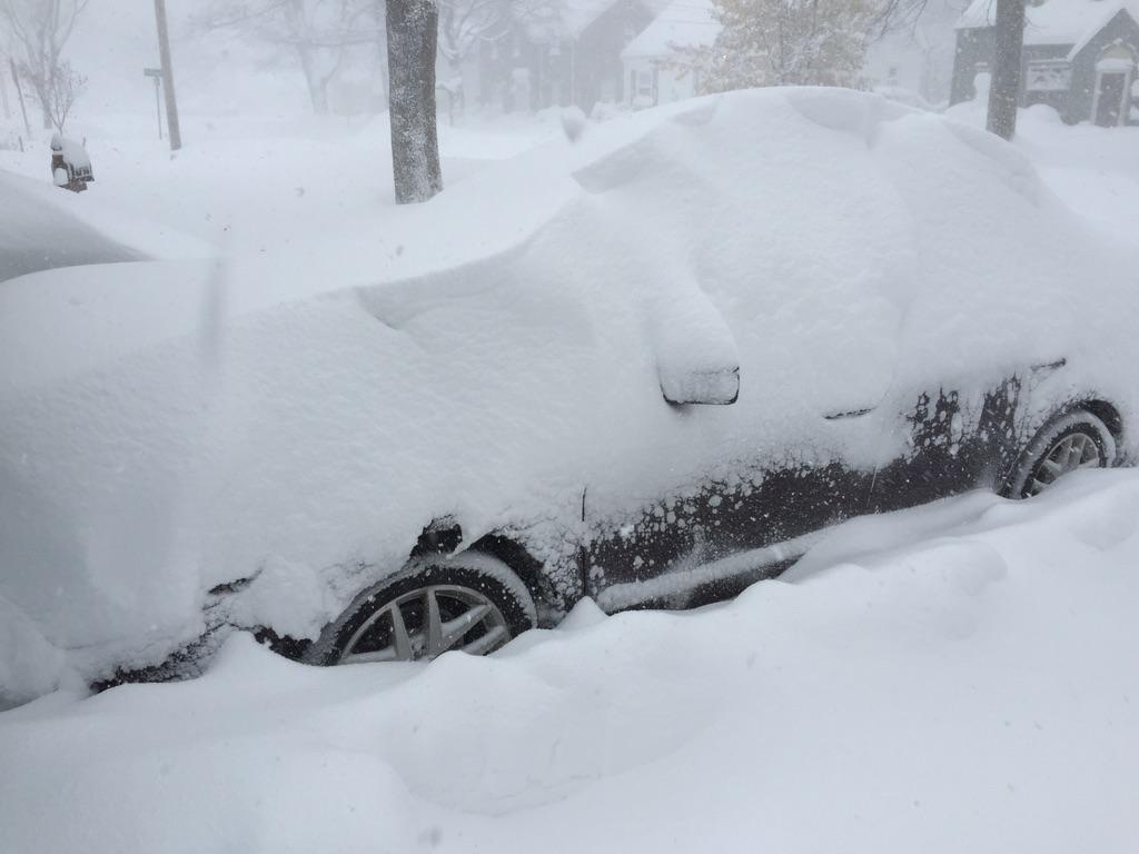 rickcampbell80's tweet photo. Hr after driveway plowed. Don't think I'm going anywhere anytime soon #VillageofHamburg #WGRZsnow #Snowvember http://t.co/j87Lqudt9f