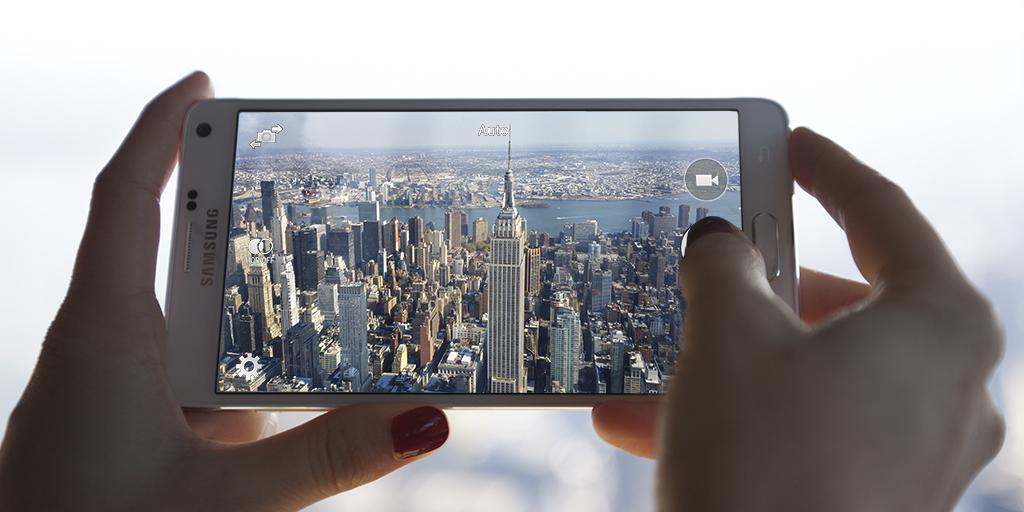 SamsungMobileUS's tweet photo. The #GalaxyNote4 is airborne. Check out New York and San Francisco on Instagram: http://t.co/XYRLOBbzPf http://t.co/DtgOh6S7p2