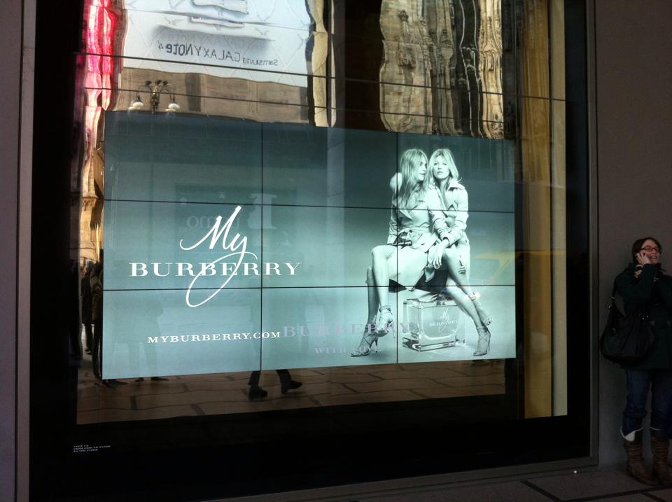 MarcoCoppeto's tweet photo. New setting up of the #Burberry digital showcase... #Candyspace #Milano #laRinascente #MyBurberry http://t.co/MZN0mDbfXG