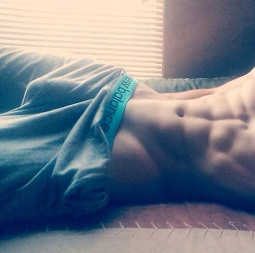 _Dual_Plug_'s tweet photo. Oh hello there "@bulgedaily2: http://t.co/pGaWMfYR92"