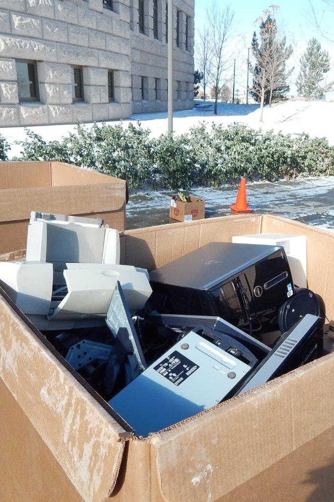 STARZCareers's tweet photo. The IT Dept. collected 2377 lbs at the Employee Electronic Recycling event last week #LifeAtSTARZ #Recycling #CO #IT http://t.co/5q4dX8xQUo