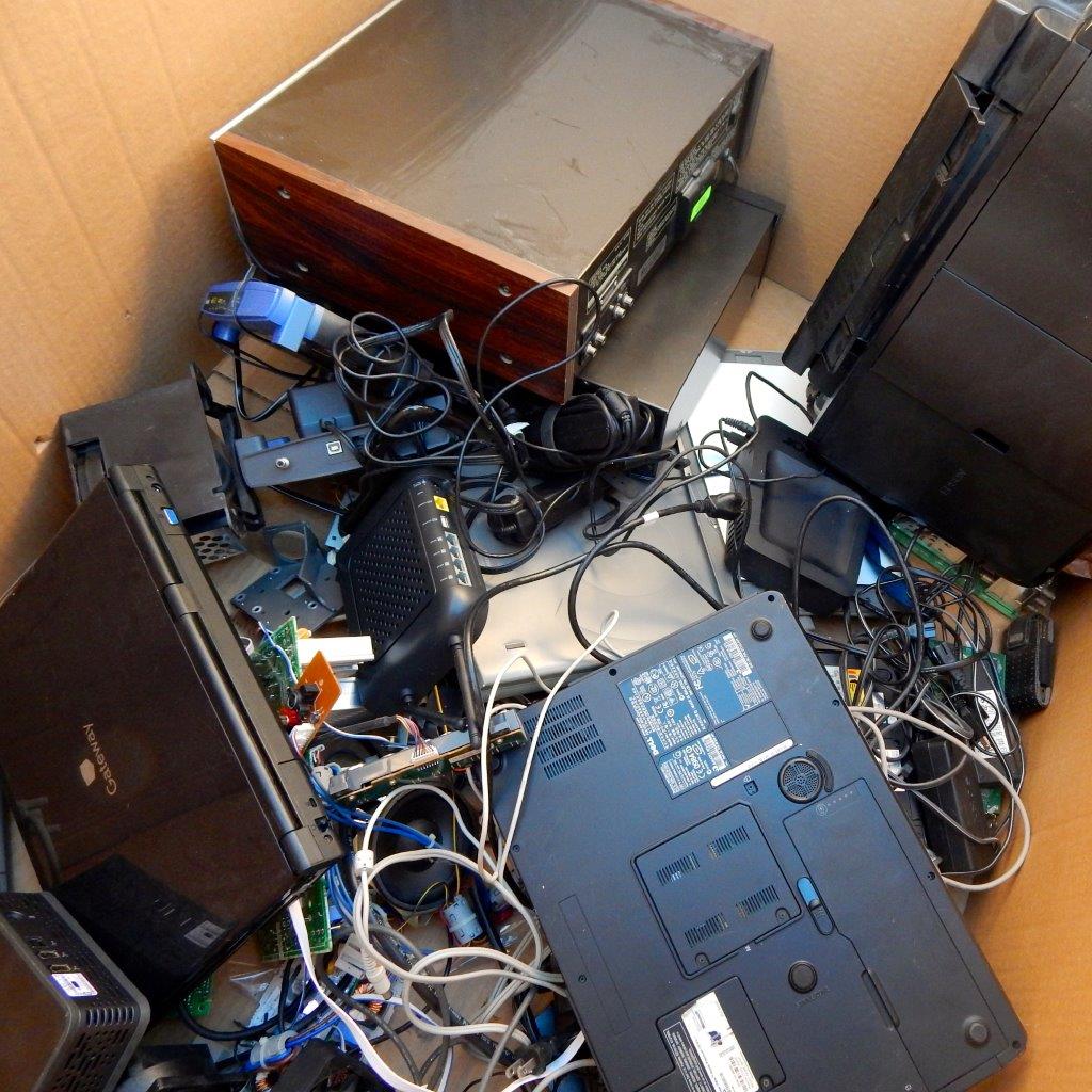 STARZCareers's tweet photo. The IT Dept. collected 2377 lbs at the Employee Electronic Recycling event last week #LifeAtSTARZ #Recycling #CO #IT http://t.co/5q4dX8xQUo