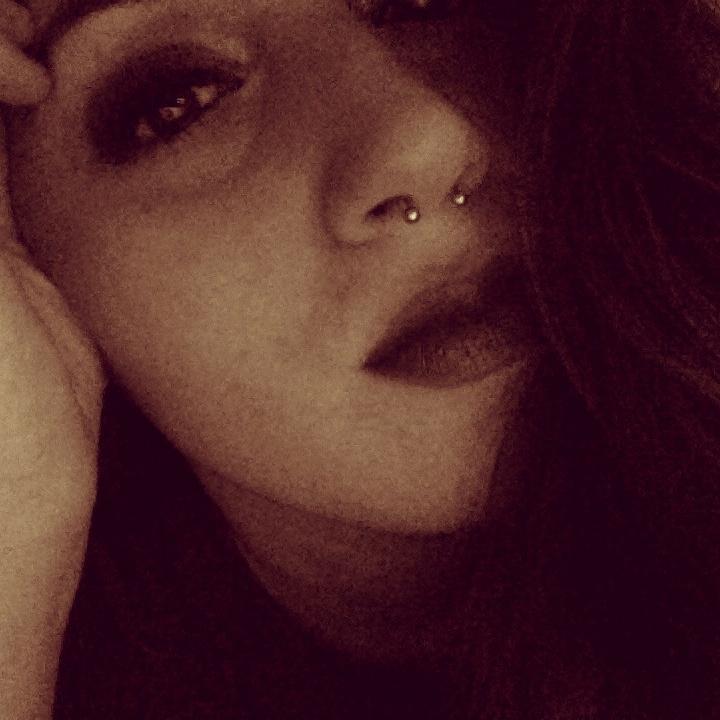 OfficialKrista's tweet photo. Septum pierced #ilikeit http://t.co/ev7L3Nva2r