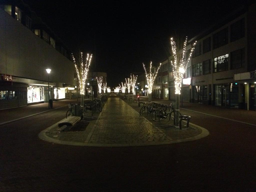 Erg mooi de nieuwe feestverlichting in de Beatrixstraat #denhelder #denhelderkustdezee