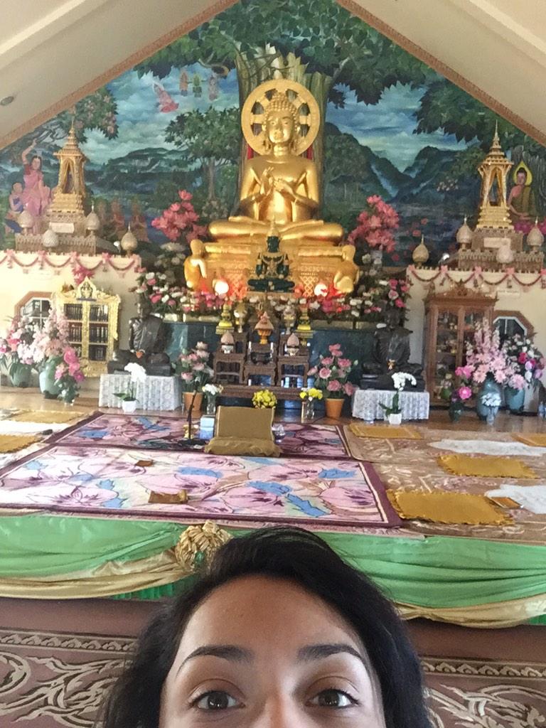 spicyykarenn's tweet photo. Buddhist Temple #MissionsClass #FieldTrip http://t.co/GOl17z83n8