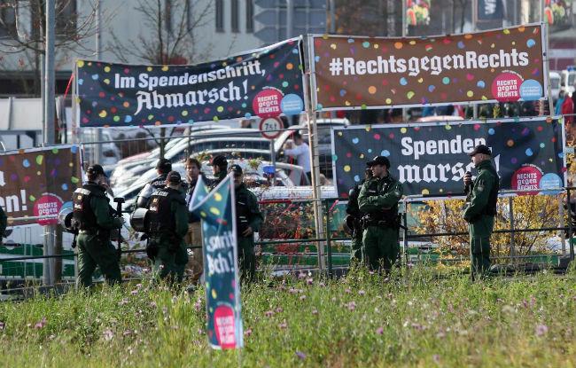 Independent's tweet photo. German town tricks neo-Nazis into raising cash for anti-Nazi charity http://t.co/7313EI2BAr http://t.co/KKwbZPo2JD