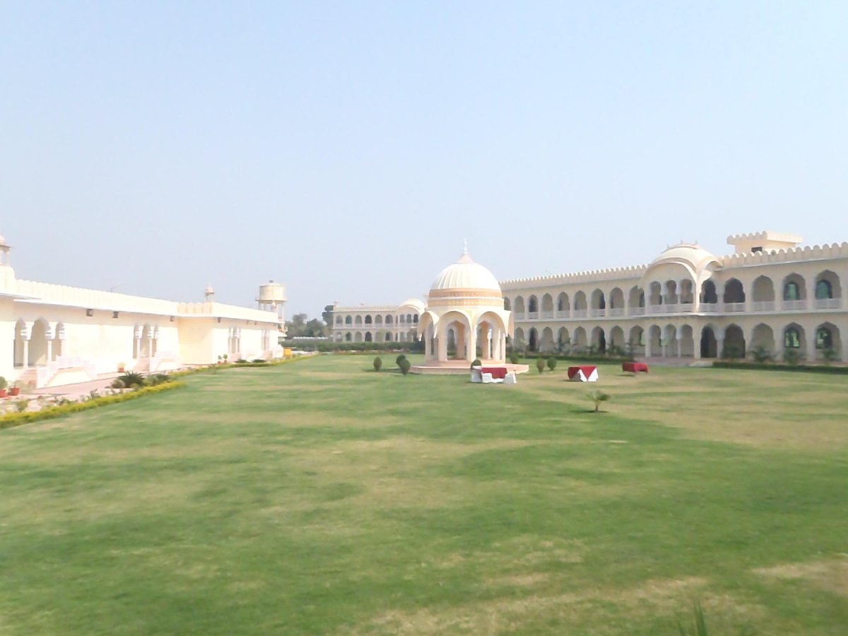 lachlanmccormic's tweet photo. #india http://t.co/q3QdCqLXkJ