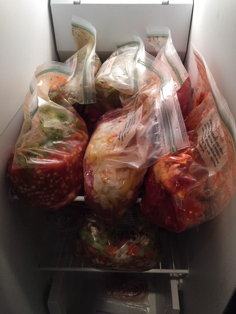 thora_mueller's tweet photo. Freezer meals for the week!! http://t.co/LQ5oHPehDp