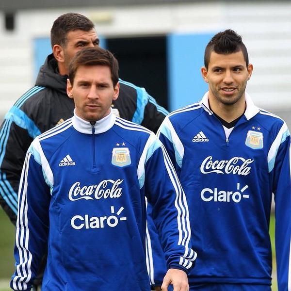 BillyDwiki_S's tweet photo. Messi dan Agüero http://t.co/xcmweReOc5