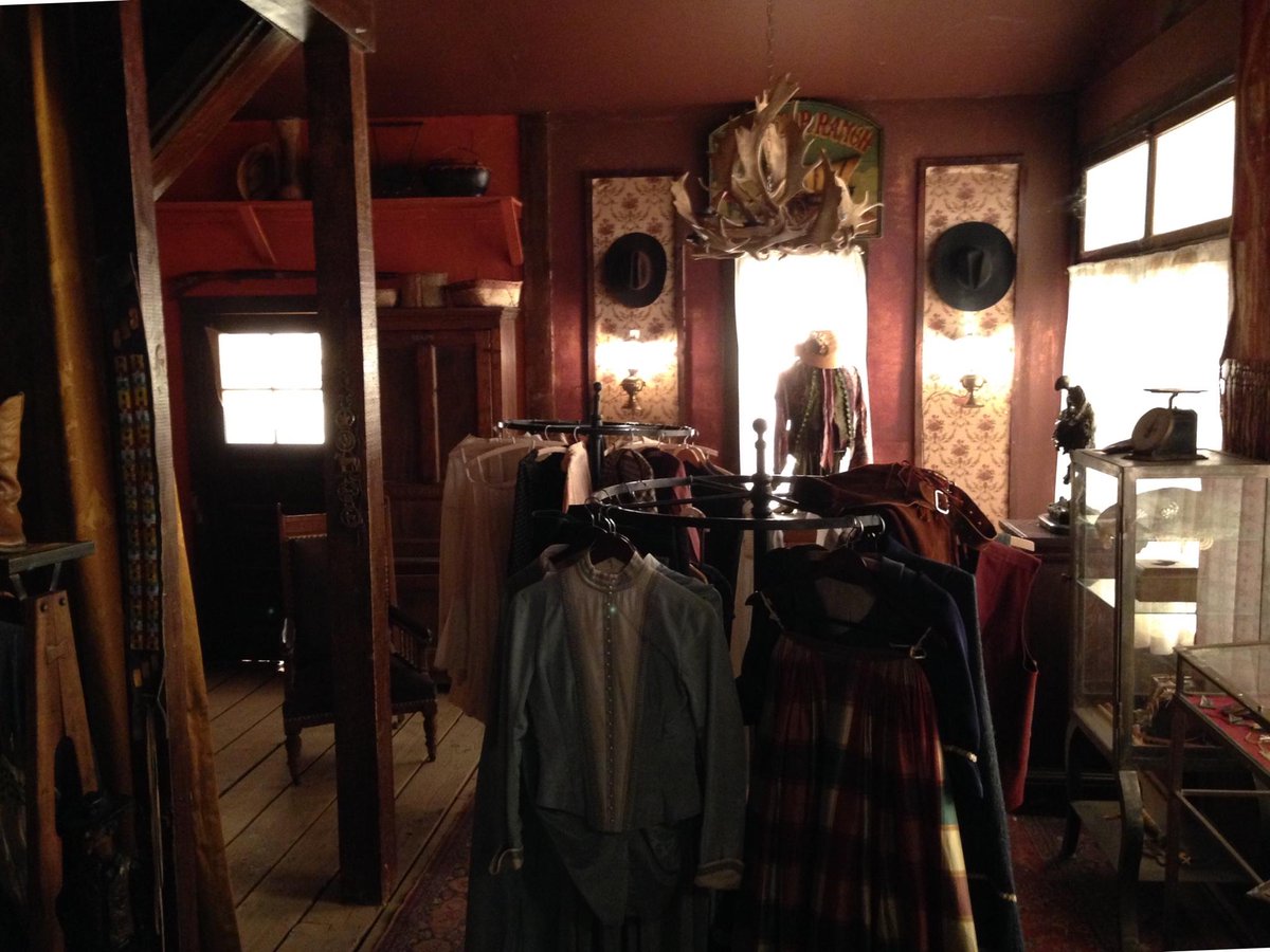 7x07 "ONCE UOPN A TIME IN THE WEST" post-ep bts pics & tweets B2vw0fCCMAAcftA