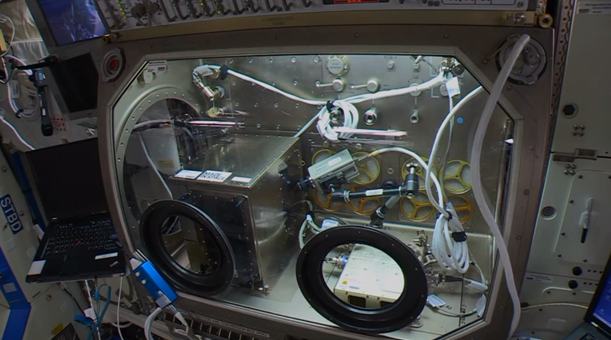 NASA's tweet photo. ICYMI: @NASA3DPrinter powered up on @Space_Station:
http://t.co/U8zWiAnC6I http://t.co/6ZMAGAuC6z
