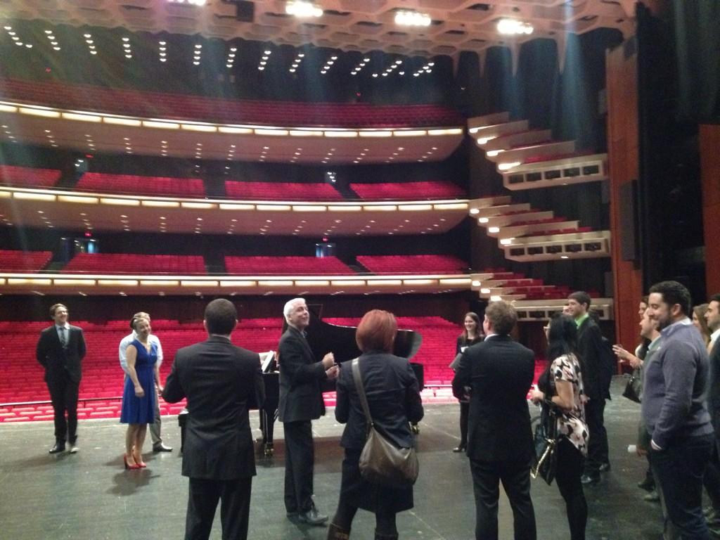 Place_des_Arts's tweet photo. #Rallyedesarts avec la @BAAM_org! Découverte de 4 disciplines artistiques et coulisses! http://t.co/HBLREJYtSH