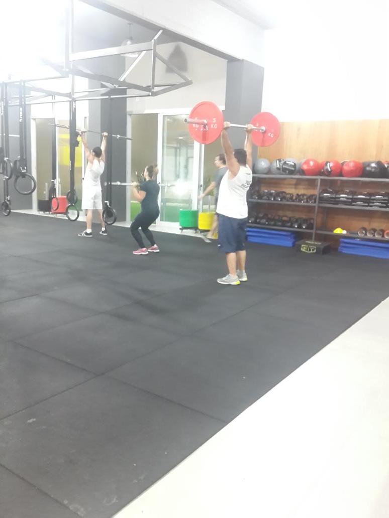 Compact_GYM's tweet photo. Cerramos bien el primer día de Compact FIT con la Clase Grupal de las 21hs http://t.co/SuhwKRRsP5