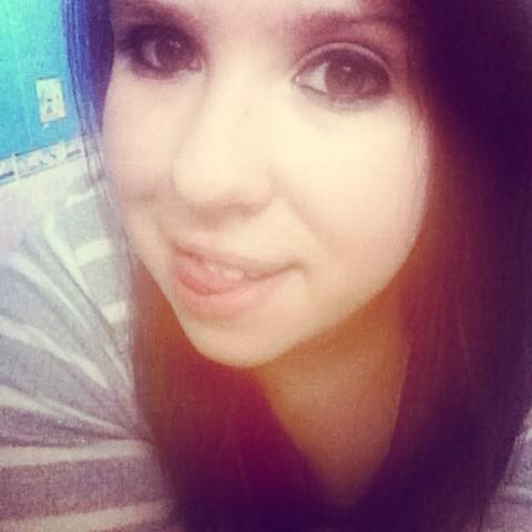 Grakiee's tweet image. Guys... Guys! I actually took a selfie and I really like it for once! :o #rareoccurrence