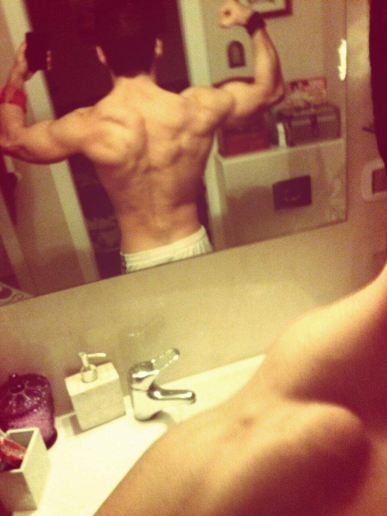 MuscleModels's tweet image. &quot;@migueiniesta199: una derrota solo es el suceso que marca el comienzo de una nueva oportunidad http://t.co/vvEenDeClt&quot;