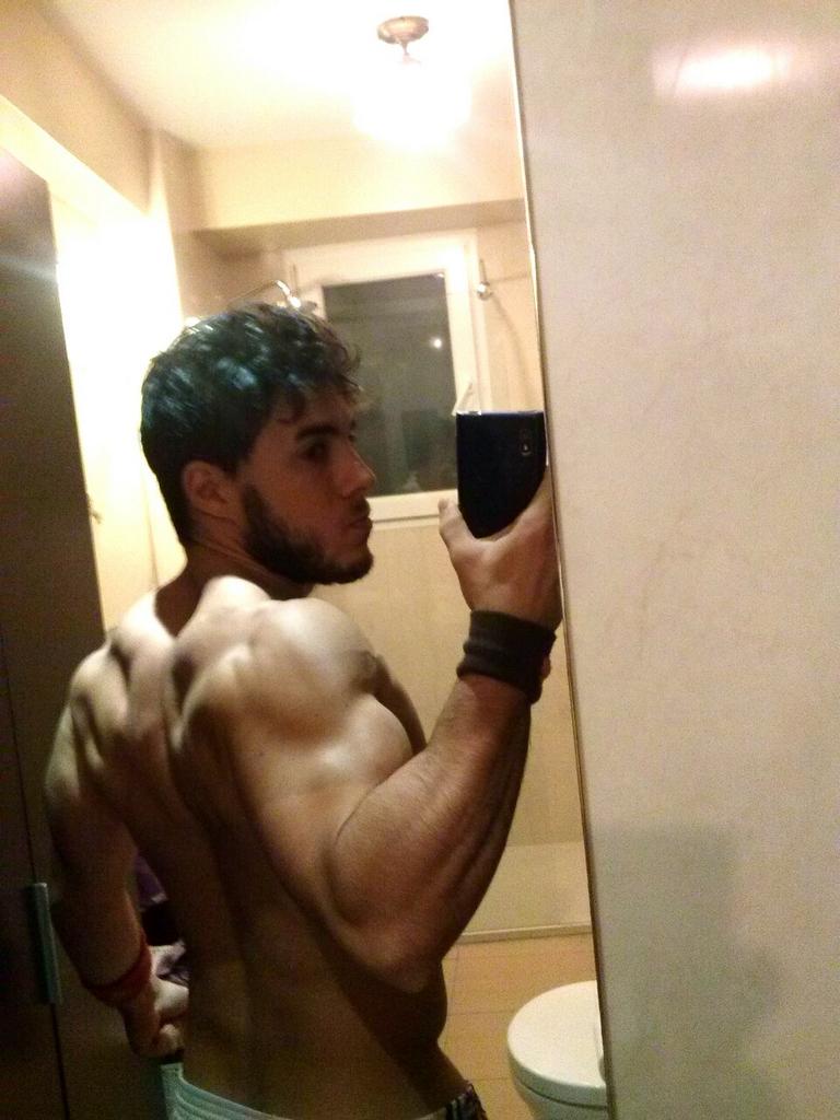 MuscleModels's tweet image. &quot;@migueiniesta199: una derrota solo es el suceso que marca el comienzo de una nueva oportunidad http://t.co/vvEenDeClt&quot;