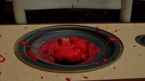 ScienceChannel's tweet image. Awesome!! &amp;gt;&amp;gt; Watch non-Newtonian fluid move &amp;amp; groove in slow motion: bit.ly/11pPSVI #SCI2