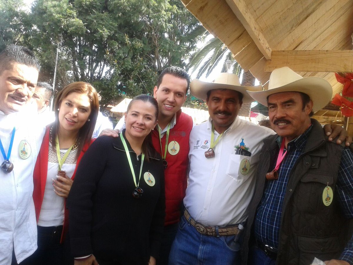 SEDRUMICHOACAN's tweet photo. El Secretario Jaime R.L.  de @SEDRUMICHOACAN  participando en la 11va. Feria del Mezcal en Villa Madero Mich. http://t.co/nxXQ2mH9HH