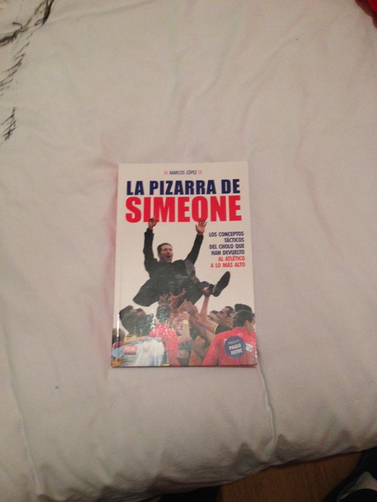 agusgugu's tweet photo. Vamos a relajarnos un rato y a empezar a leer 
#BuenasNochesRojiblancas http://t.co/wBnRlyyAGi