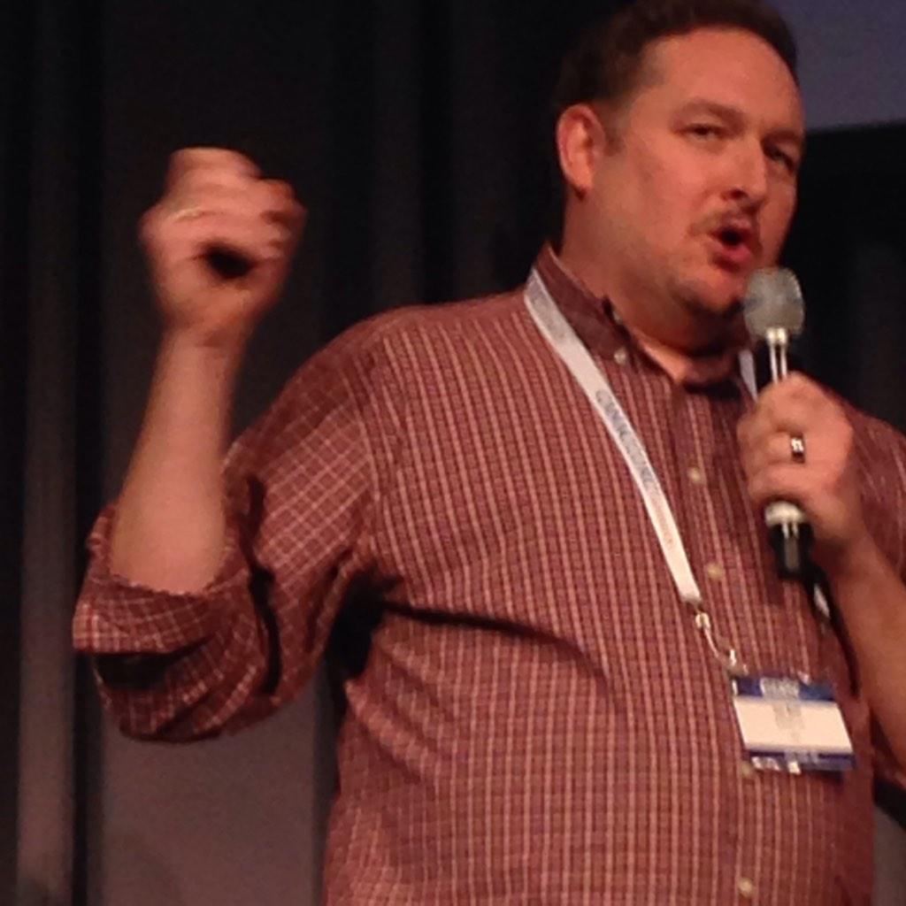 rannieturingan's tweet photo. Do you play on a rec sports team? @ianb talks to the crowd at #CIX2014 about @rosterbot #2014CIXTop20 http://t.co/lAVvFQl7Y7