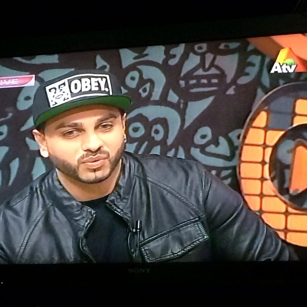 rosemohammed90's tweet photo. At #ATV #Boomonlive #Ranjha promotions #fjmusic @flintjsound @IamMathira http://t.co/w6yiL3Mvho