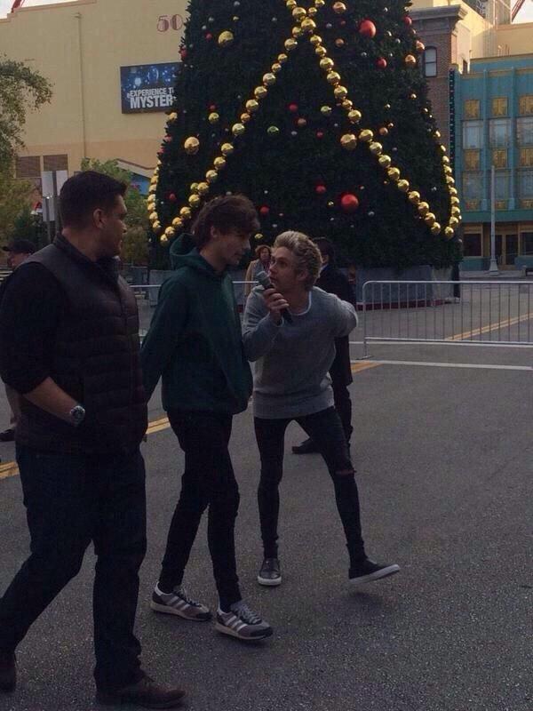 flickernani's tweet photo. same niall http://t.co/rJg3FQQBhM
