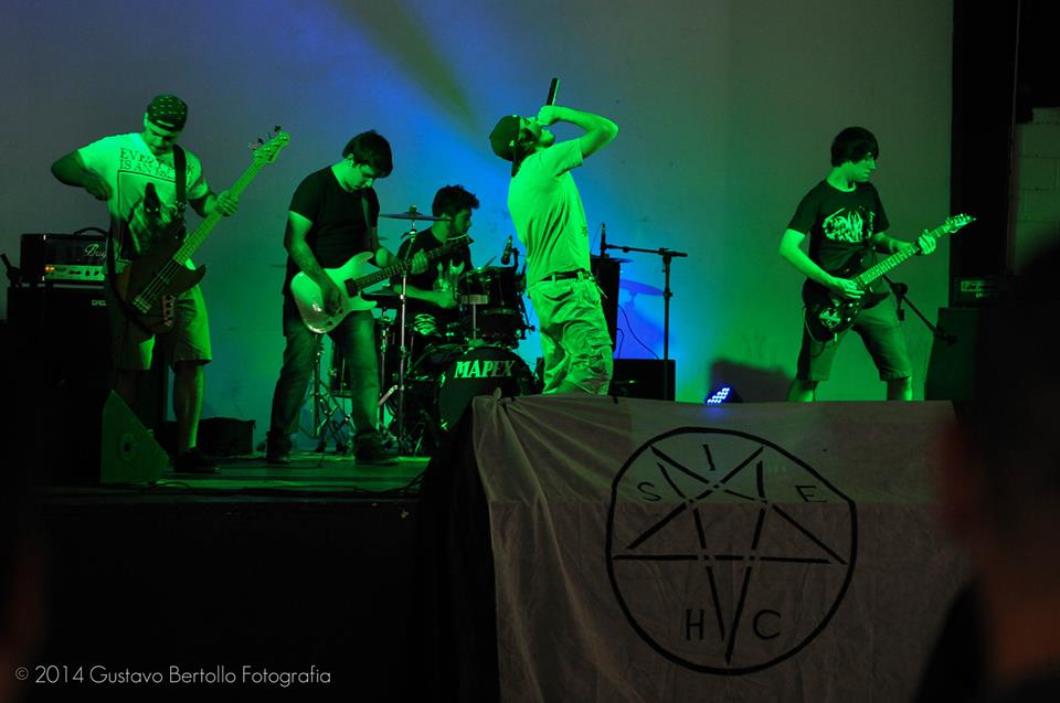Dino44__'s tweet photo. Minha vida! @SIE_HARDCORE #GOSIE #METALCORE #DEATHCORE http://t.co/AOak5wf6ZT
