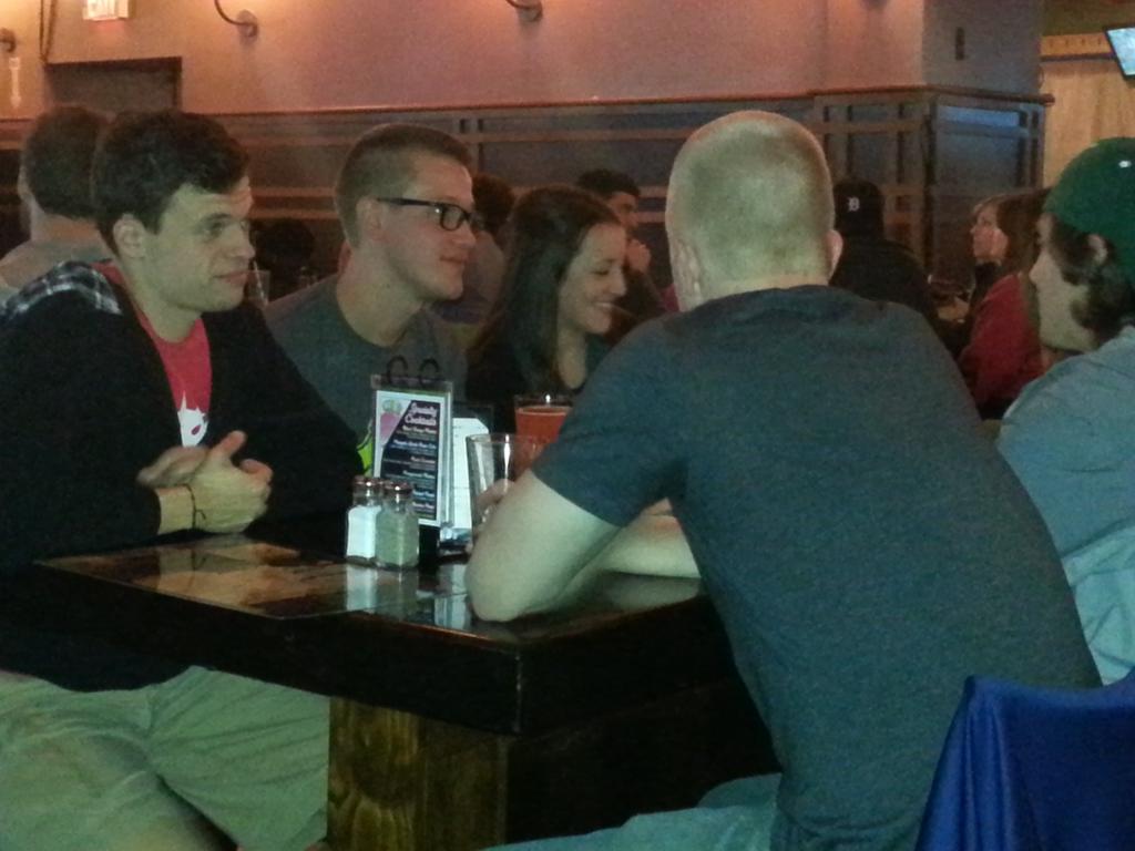 MrBsPub's tweet photo. Live TRIVIA starting at 8 pm tonite. Come  test your knowledge, and while u r here grab some GREAT food and drinks!! http://t.co/CdQ2rBUHYT