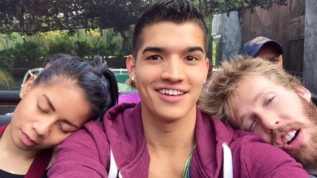 AlexWassabi's tweet photo. Universal Studios with these sleepyheads 💤 @KCMGtv http://t.co/WkZXMDvFPh