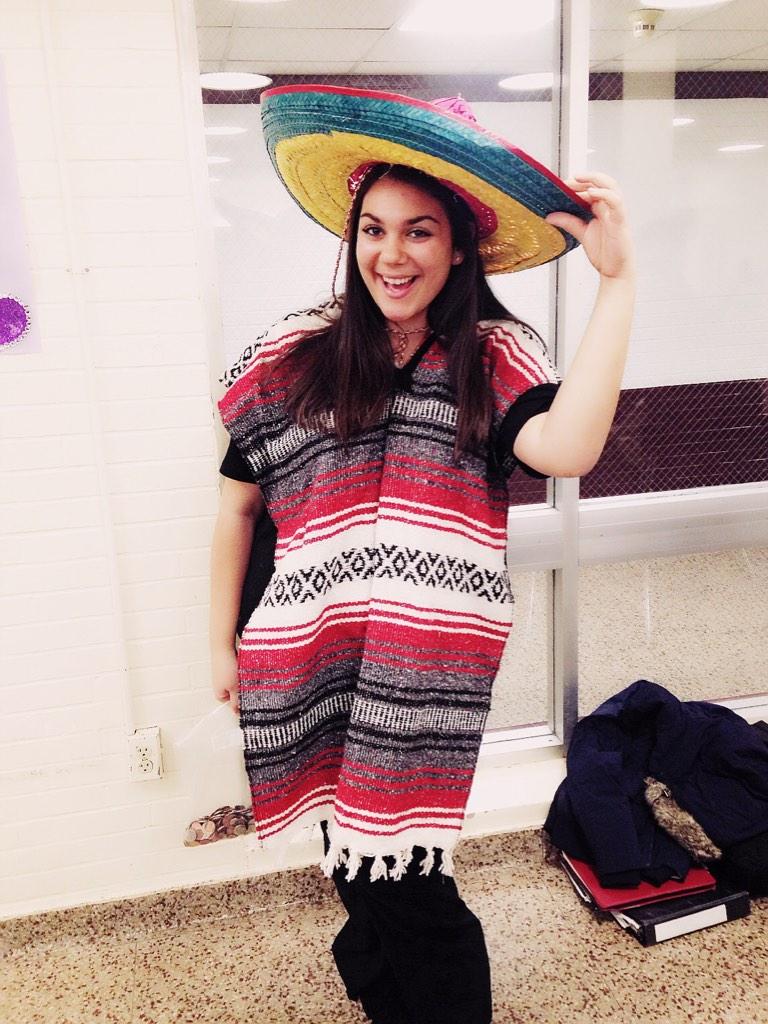 Patriot_Press's tweet photo. Students in hats today! #hatday #2ndday #spiritweek2k14 π©ππ http://t.co/NEWOL51cBc