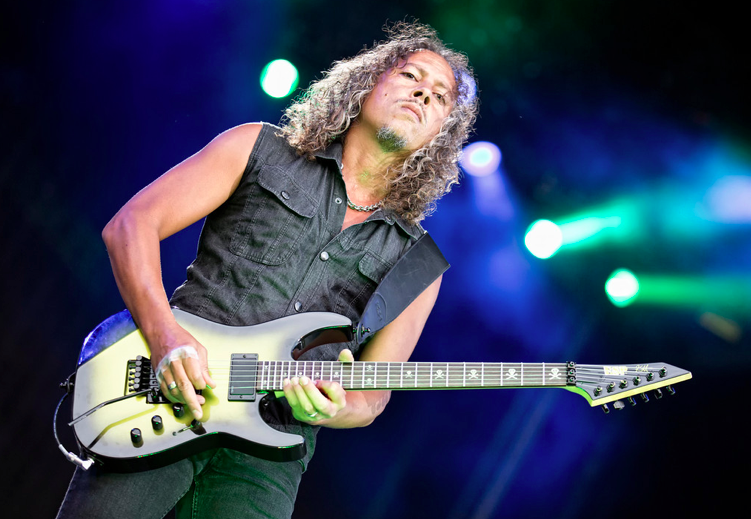 Happy Birthday to Kirk Hammett!

Watch last nights "Hit the Lights" stunner:  