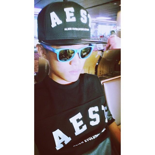 glenngohwl's tweet photo. Singapore ---> Tokyo ---> Los Angeles ---> Las Vegas ✈✈✈
#aestaipei #aes #alienevolutionstudio #aescrew #amiswagg... http://t.co/xqNwyYlsLo