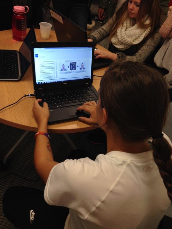 URi_STANDers's tweet photo. @_brianacastro Taking the pledge to stand up in stopping sexual assault http://t.co/4qVE7gQ30d