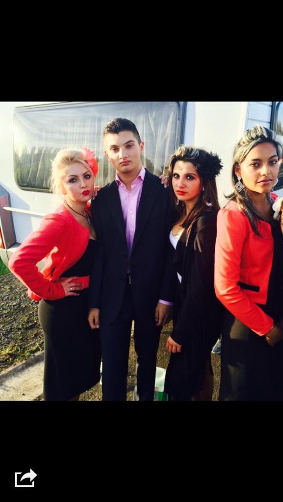 CocoDemeter's tweet image. Bon soir moi e ma voiture