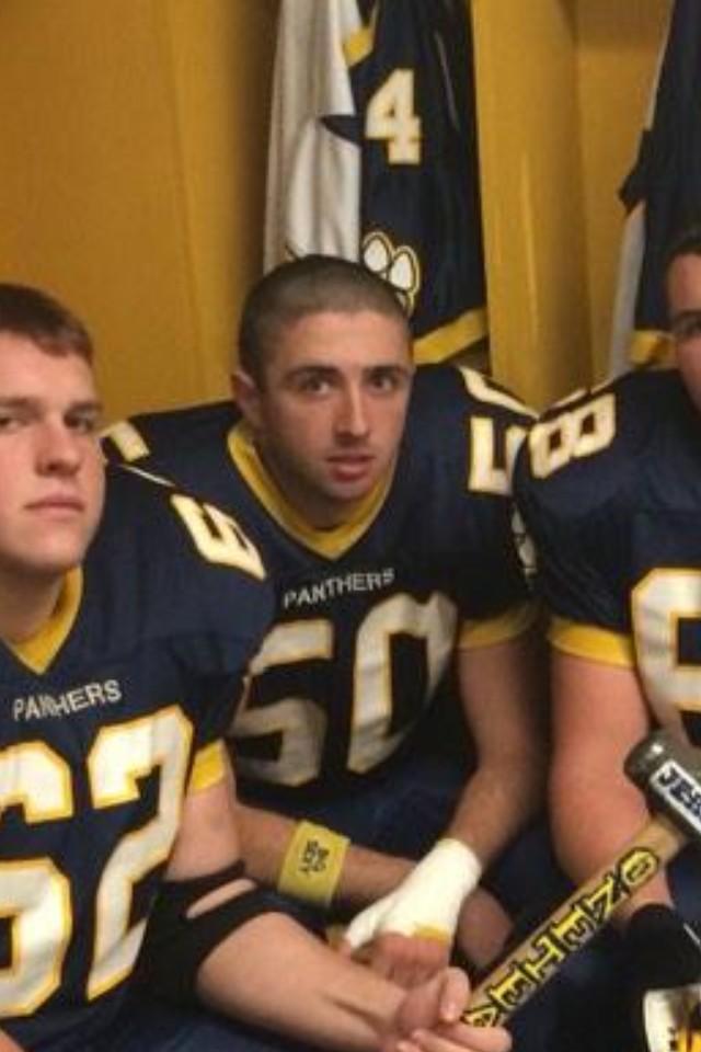 Qrsd_Football's tweet photo. @c8chabot8 @Hbeeezyy50 @cjboi47 @Ben_Seitz50 look at my eyes tho #thatpreworkoutgotmelike... http://t.co/WcyxcT1lpQ