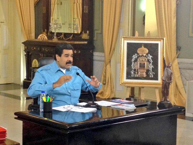 RNVinformativa's tweet photo. Presidente Maduro firma 28 leyes vía Habilitante para diversificación económica de la Patria http://t.co/M9Uu5FWKbb http://t.co/YbvBNXe8Ny