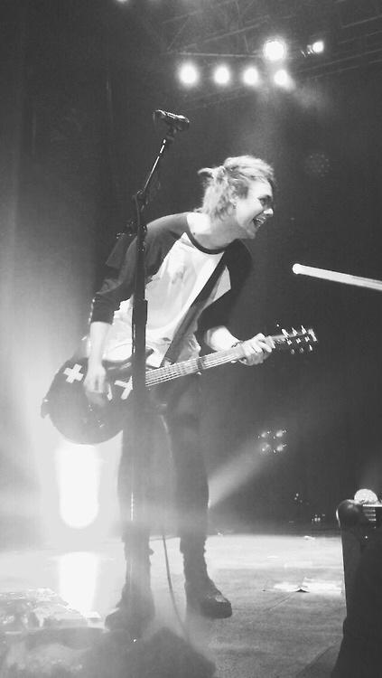 i made an accurate starter pack for myself