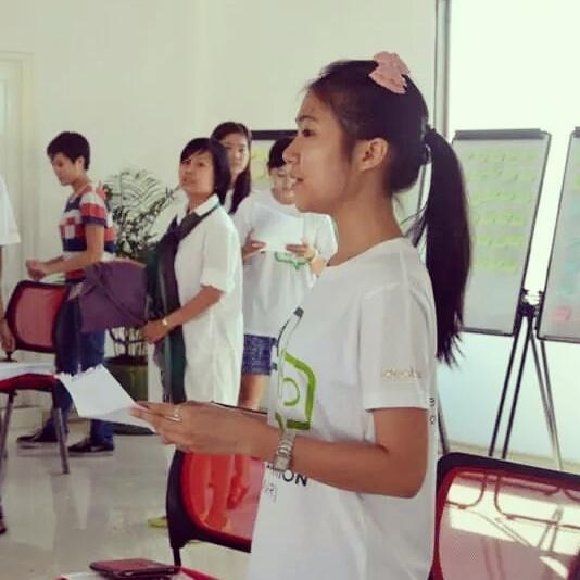 KhanBurmese's tweet photo. Our interns making presentation at Translate-a-thon.  Making future #leaders of #Myanmar http://t.co/0QyMYjqZff