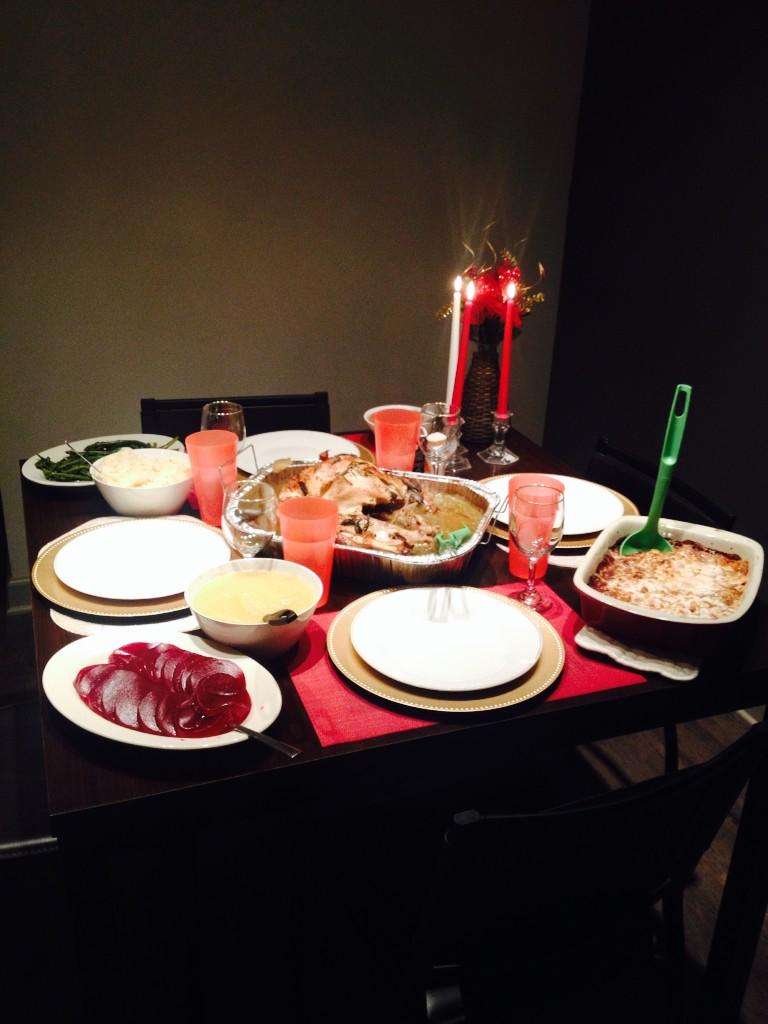JuliahMancia's tweet photo. My amazing roomie @Big_Kissel just made us an early thanksgiving dinner😍 http://t.co/Sb5Ob0ITks