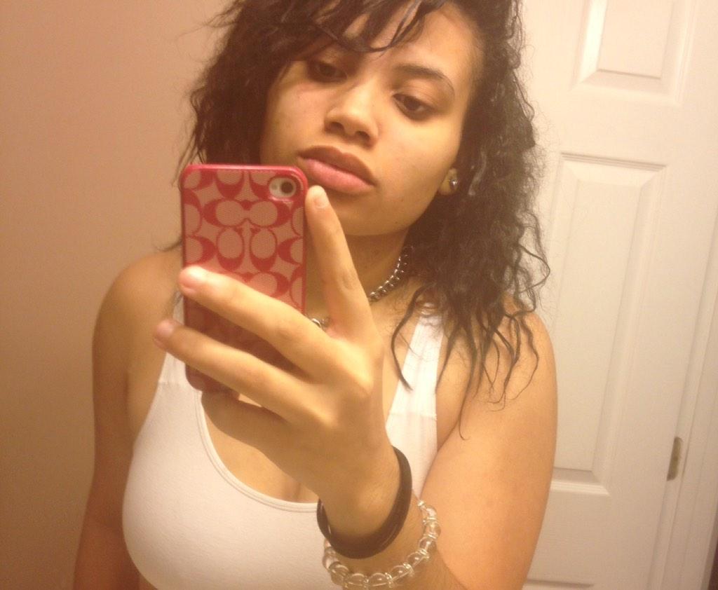 astoldbyskylar's tweet photo. #currently #itsmybirfday #gobiggirlgo http://t.co/Q5kjPKMZId