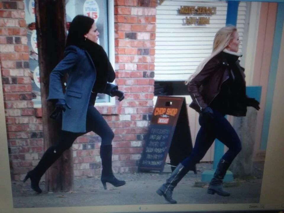 CaptanPantmoose's tweet image. Omg My babies Running!!! Take care of those little feets! #SwanQueen #Morrilla