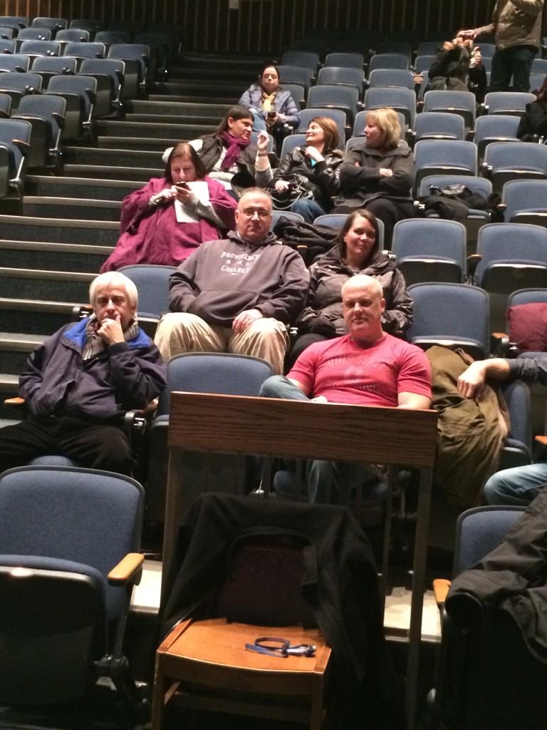 jmaraldo's tweet photo. Glad that BGHS parents are braving the cold tonight 2learn about Raising Digital Natives with @DevorahHeitner #oneBG http://t.co/j30imBAkNY