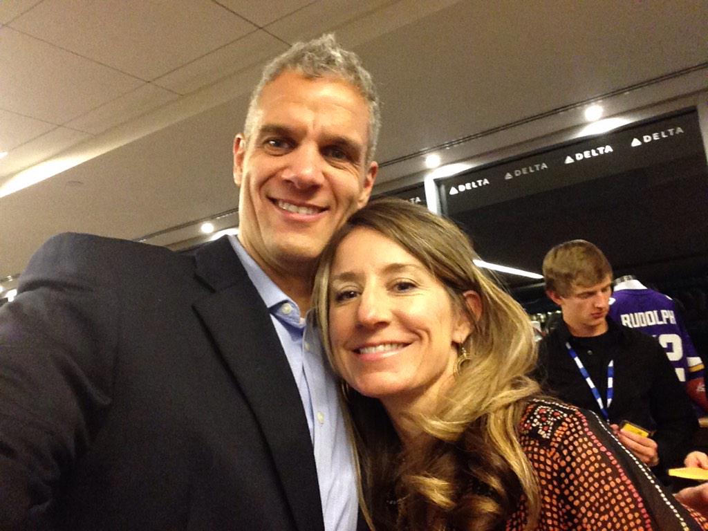 Chris_Parsons74's tweet photo. With @tanyaboigenzahn at #MuscleTeamMN helping to raise $ for #CureSMA http://t.co/x0HdJyVj3O