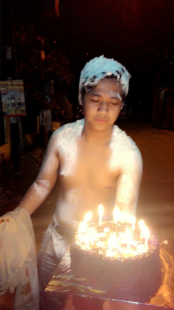 Eka saputri• tweet media