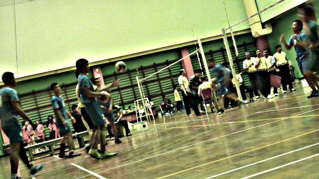 Good effort guys. First Tournament @GorSoemantri #VoliUMB #TeamPutra