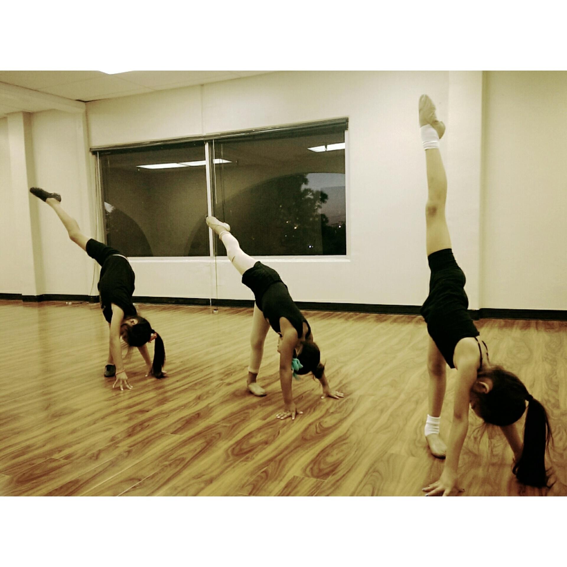 Dance Innovation on X: "Practicing our ponches in Jazz 1 tonight with the  Mascots !! #danceinnovationoc #dance #idance #ponche #stretch  http://t.co/AyAzozeRUI" / X