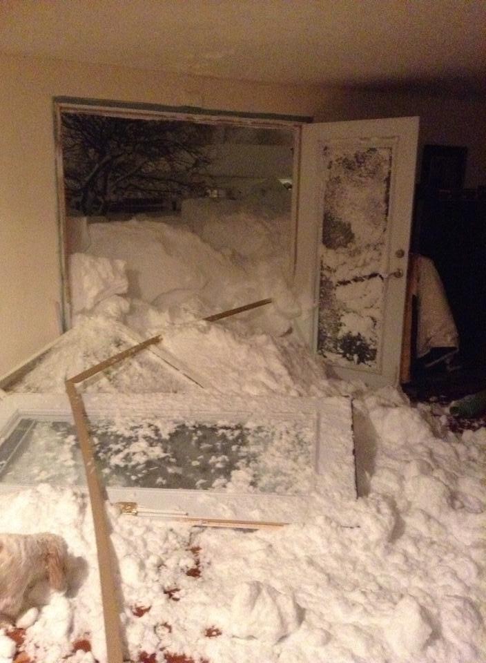 leksikon Plaske På kanten Wall of snow buries in Buffalo, New York declares state of emergency |  Emergency Live