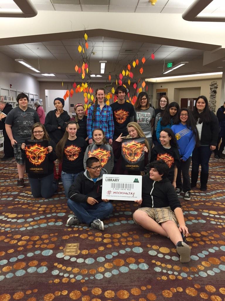 amyamypatricia's tweet photo. Gresham library teen council at the Mockinjay early screening! #mockingjay #multcolib #HungerGames http://t.co/yzw0E0mFIo